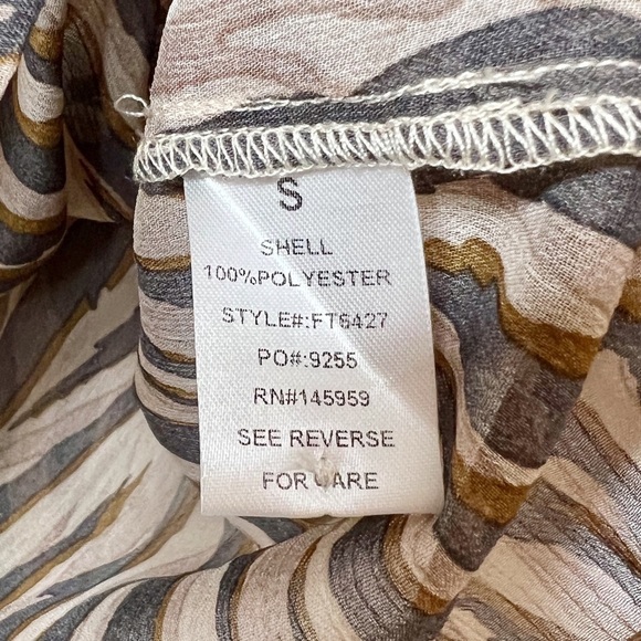 Vici Tan Zebra Tie Neck Balloon Sleeve Button Front Women’s Blouse Sz S - Picture 6 of 12